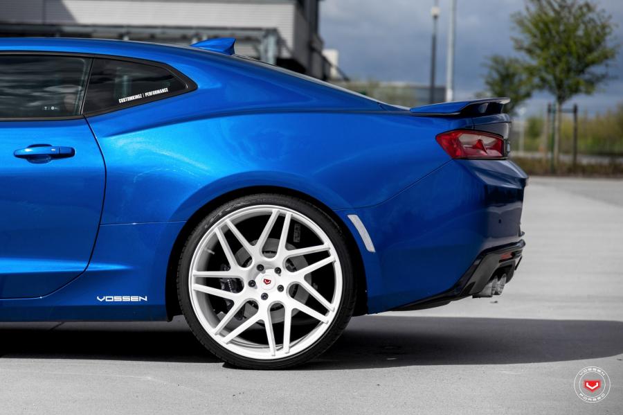 Детали экстерьера Chevrolet Camaro SS on Vossen Wheels (VPS-315T) 2017 года  (фото 11 из 22)